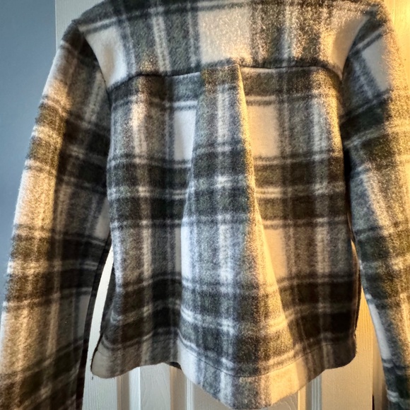 Short flannel jacket 🍁 - Picture 3 of 3